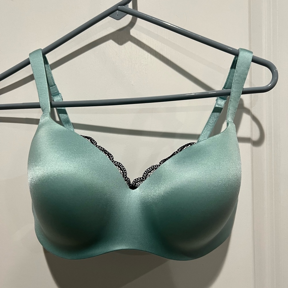 Soma Enhancing Shape Wireless Lace Trim Bra, Sz 34d